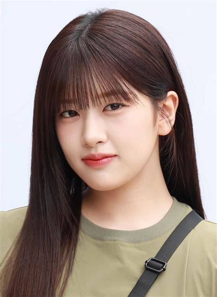 An Yu-Jin &acirc;ge: Unveiling the Journey of a Rising K-Pop Star