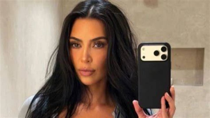 Kim Kardashian's Stunning Bikini Pictures in Mexico: A Deep Dive