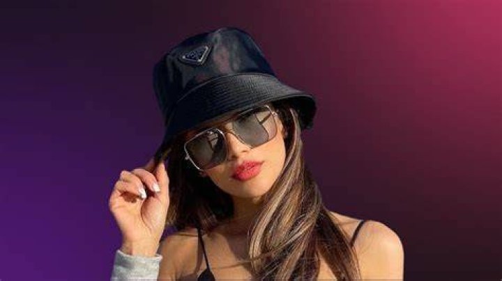 Ria Sommerfeld: The Inspiring Journey of a Passionate Artist